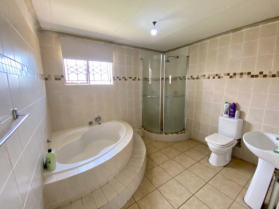 3 Bedroom Property for Sale in Mogwase North West